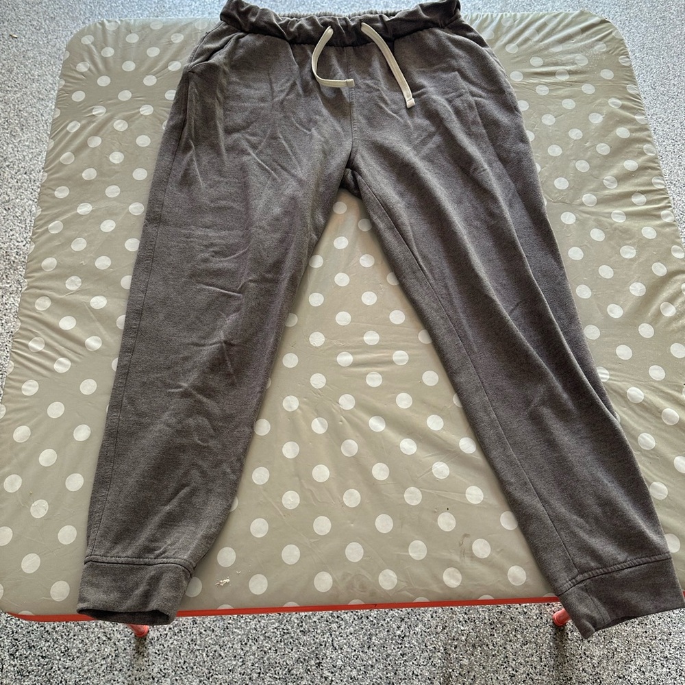 Woman’s free fly bamboo joggers- woman’s medium